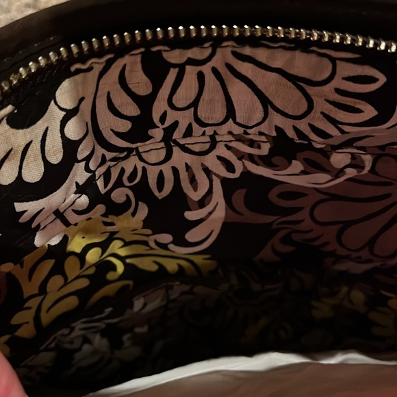 Adorable bag. Comes with strap. - Picture 3 of 4